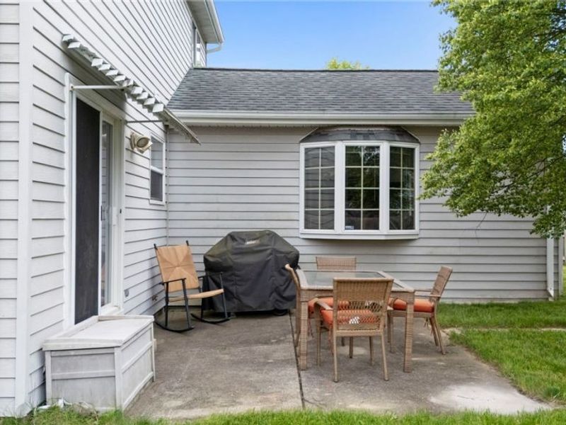 9764 Wainwright Terrace, Olmsted Falls, OH 44138 Photo 45