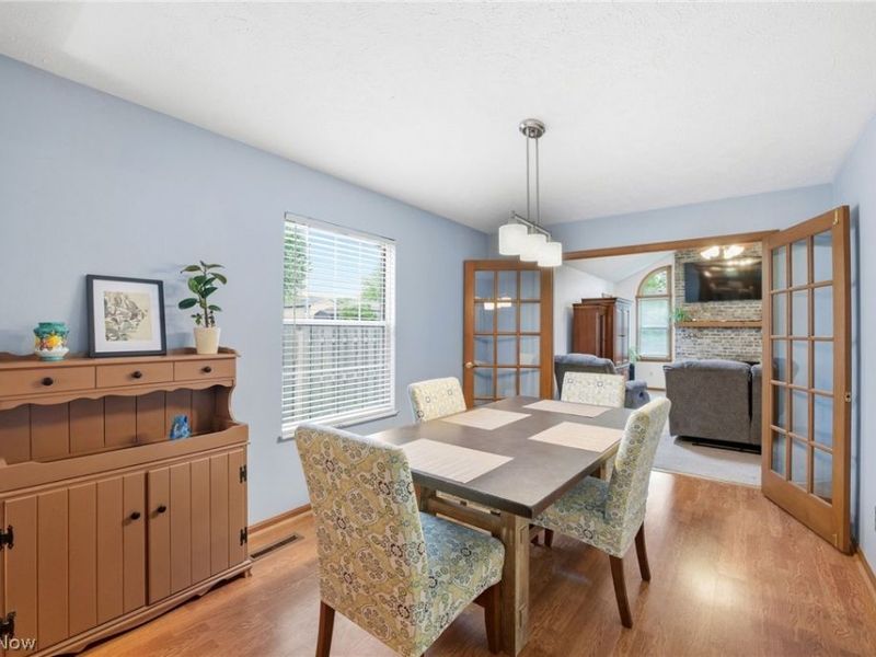 9764 Wainwright Terrace, Olmsted Falls, OH 44138 Photo 6