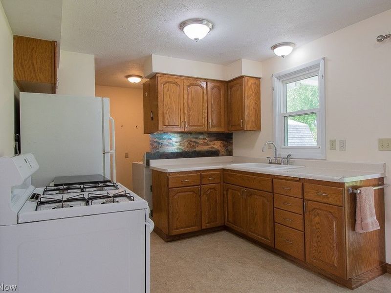 6146 Campbell Road , Mentor, OH 44060 Photo 10