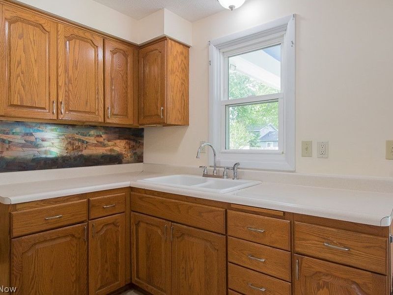 6146 Campbell Road , Mentor, OH 44060 Photo 12