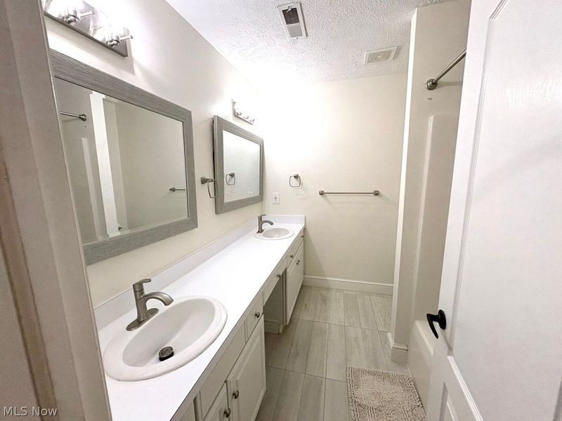 21 Vista Circle, Unit 39A, North Olmsted, OH 44070 Photo 13