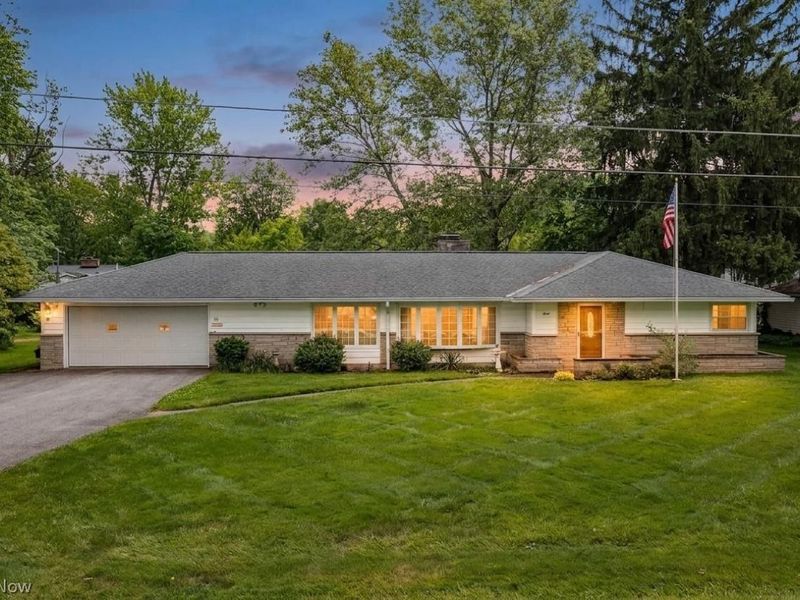 30 Meadowbrook Drive , Grafton, OH 44044 Photo 1