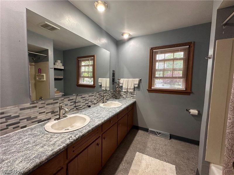 366 Westview Avenue, Hubbard, OH 44425 Photo 12