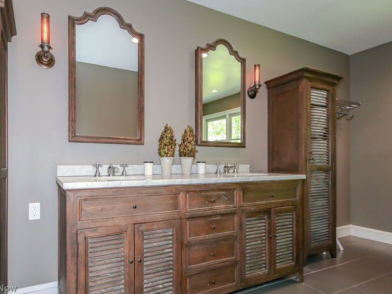 8555 Chillicothe Road , Kirtland Hills, OH 44060 Photo 22