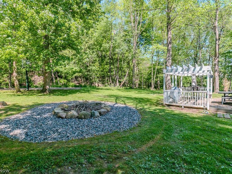 8555 Chillicothe Road , Kirtland Hills, OH 44060 Photo 41