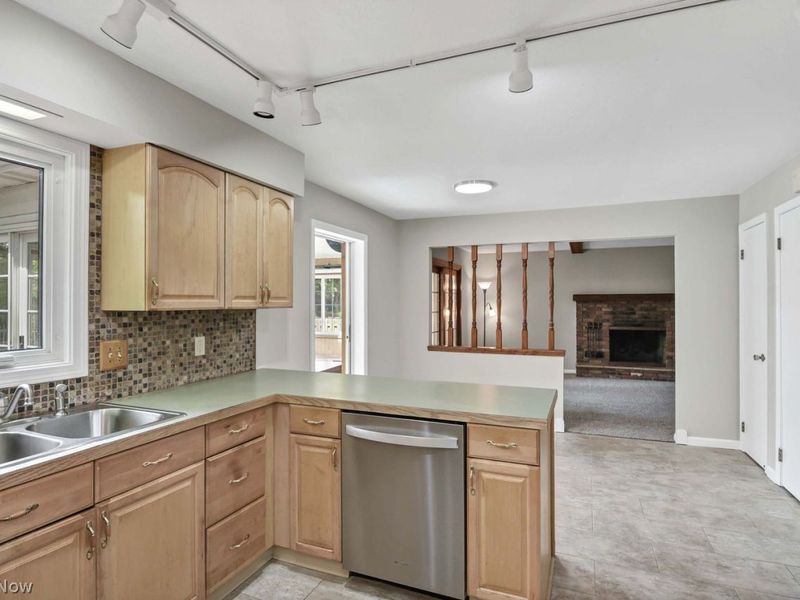 20790 Lake Road , Rocky River, OH 44116 Photo 11