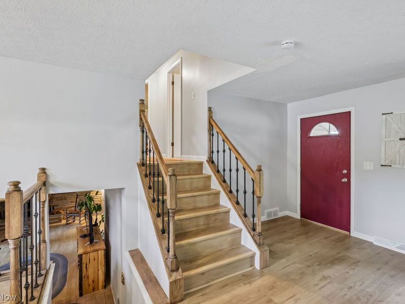 17570 Hicks Road, Walton Hills, OH 44146 Photo 11