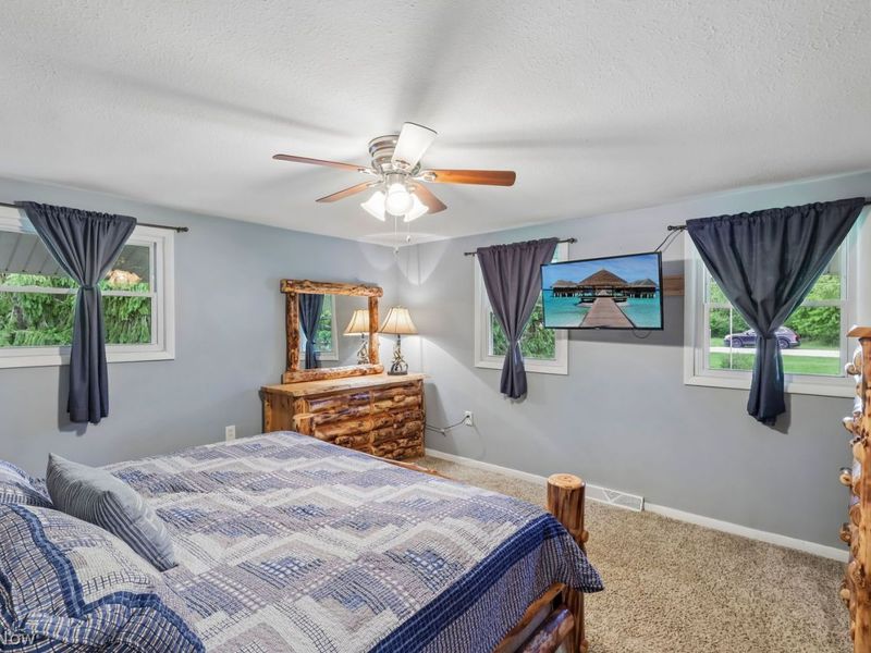 17570 Hicks Road, Walton Hills, OH 44146 Photo 14