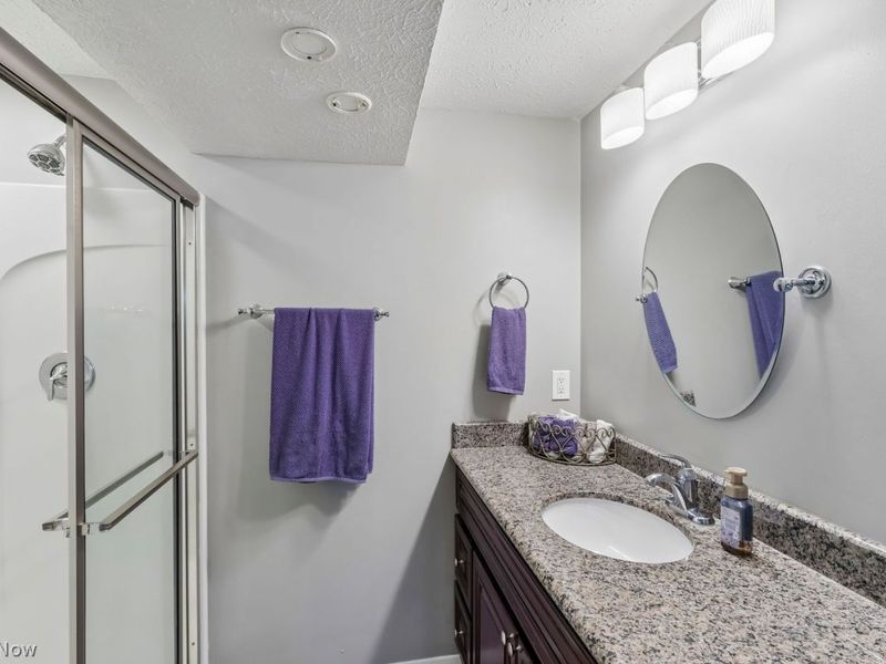 17570 Hicks Road, Walton Hills, OH 44146 Photo 22