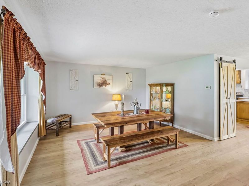 17570 Hicks Road, Walton Hills, OH 44146 Photo 3