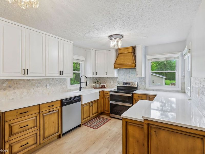 17570 Hicks Road, Walton Hills, OH 44146 Photo 6