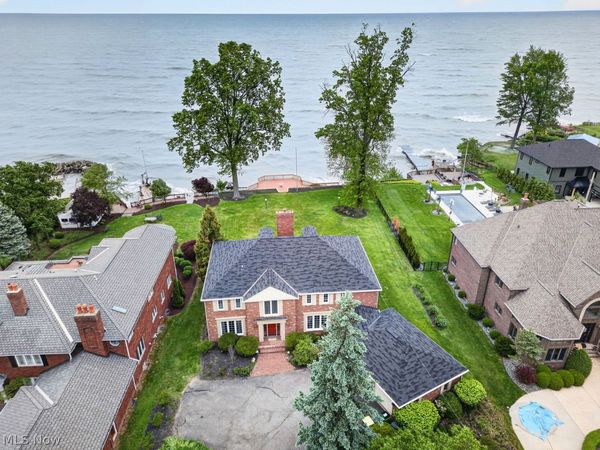 32926 Lake Road , Avon Lake, OH 44012