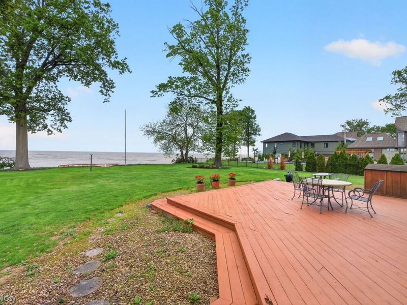 32926 Lake Road , Avon Lake, OH 44012 Photo 10