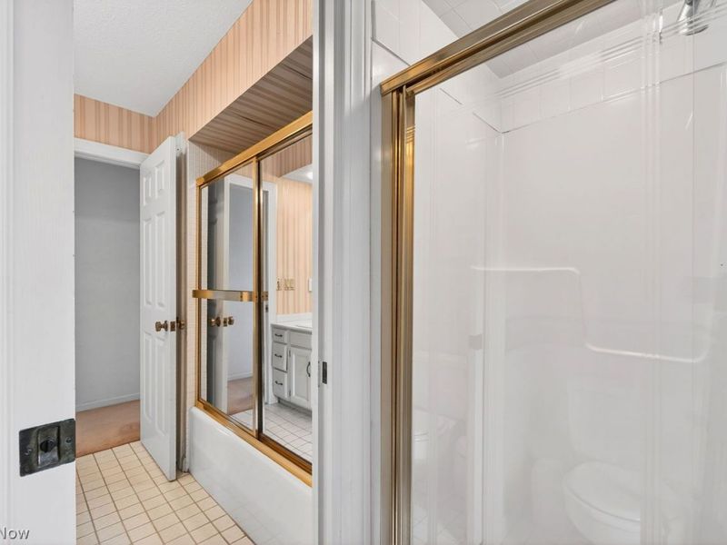 32926 Lake Road , Avon Lake, OH 44012 Photo 43