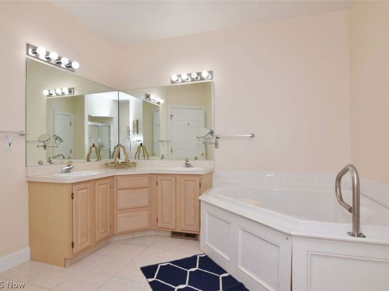 3138 Richmond Road, Beachwood, OH 44122 Photo 16