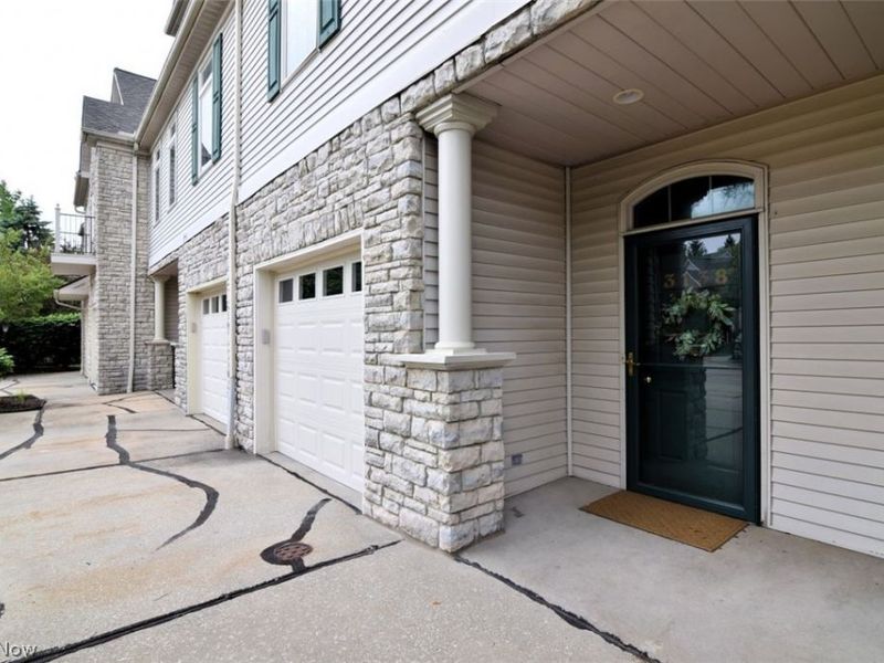 3138 Richmond Road, Beachwood, OH 44122 Photo 2