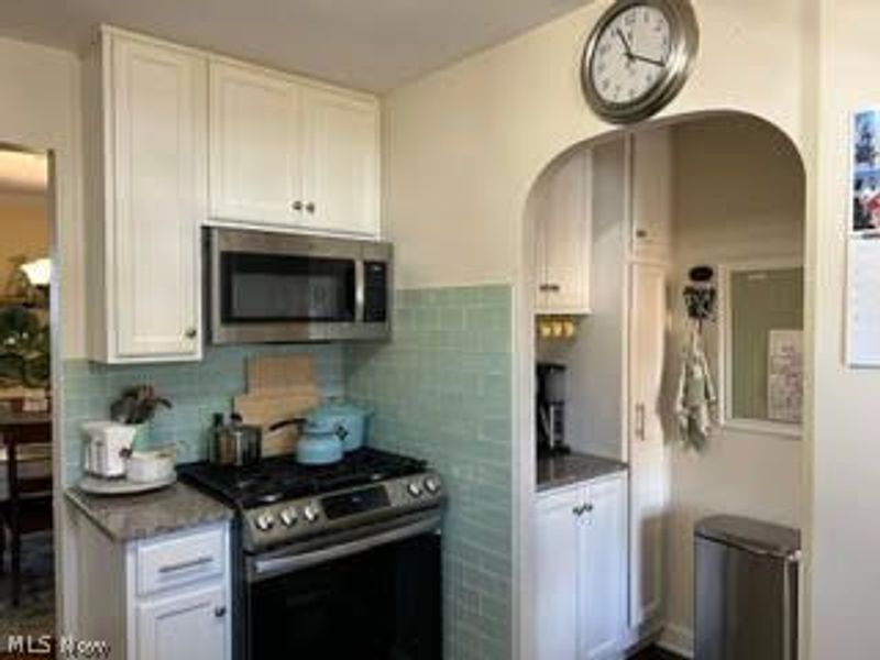19730 Laurel Avenue , Rocky River, OH 44116 Photo 8