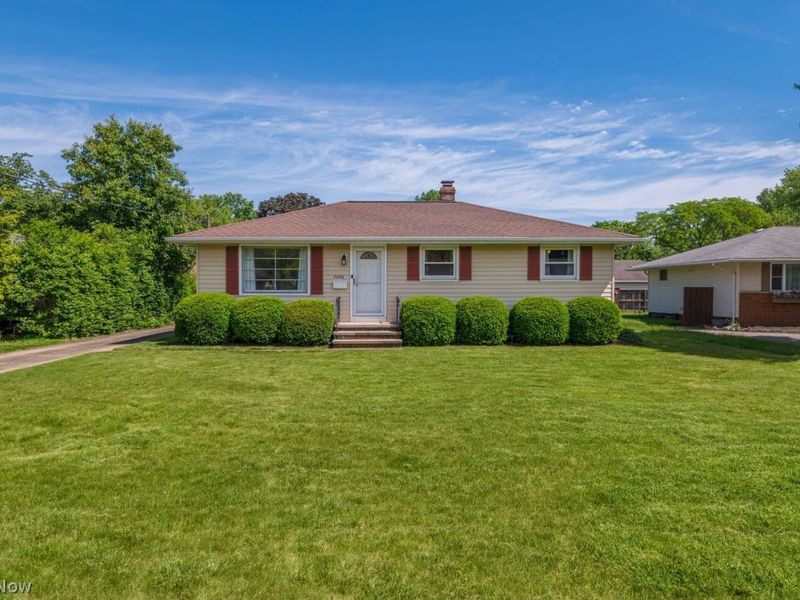 24196 Rosita Lane , North Olmsted, OH 44070 Photo 1