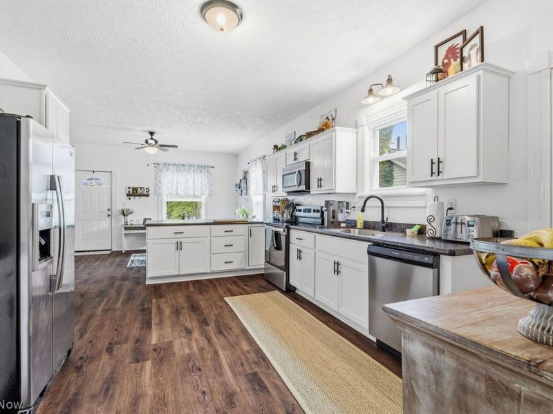 2873 Lincoln Way W, Massillon, OH 44647 Photo 2