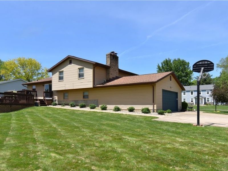 3188 Robin Drive, Ravenna, OH 44266 Photo 2