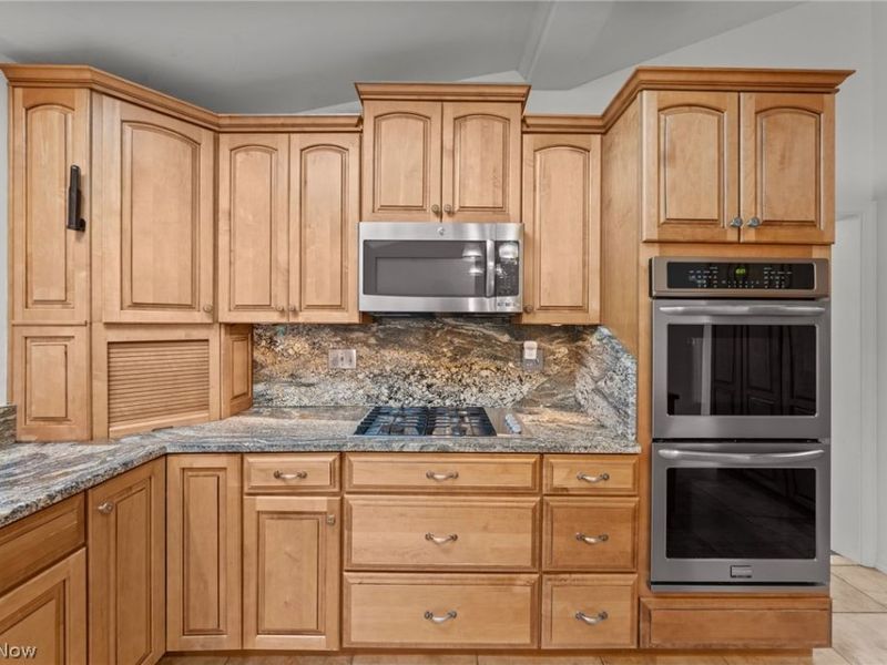 24549 Meldon Boulevard, Beachwood, OH 44122 Photo 12