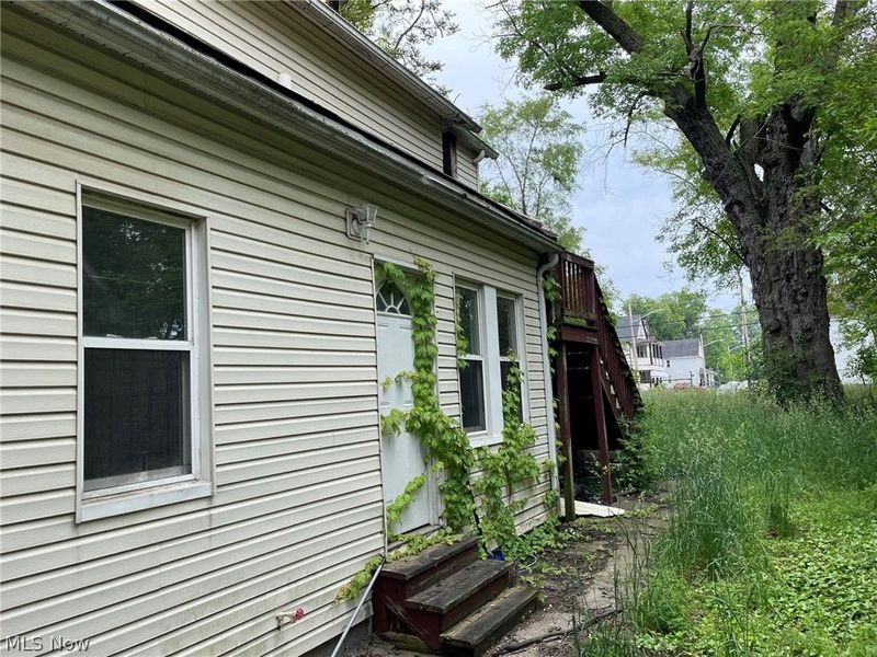 8018 Platt Avenue, Cleveland, OH 44104 Photo 3