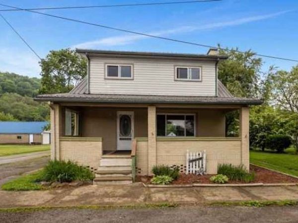 407 4th St, Darlington, PA 16115