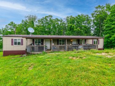 424 Powers Road, Frenchburg, KY 40322