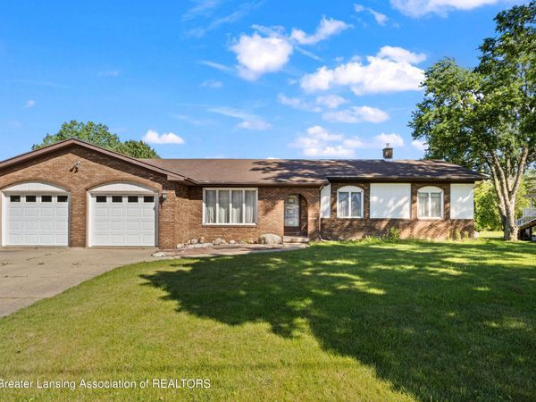 6822 Aberdeen Drive, Dimondale, MI 48821