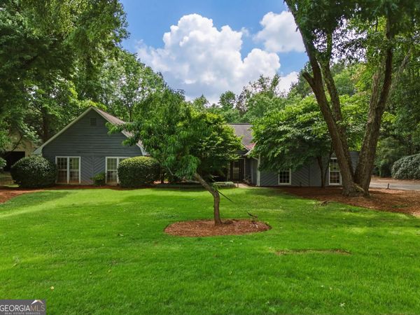 555 Saddle Creek Circle, Roswell, GA 30076