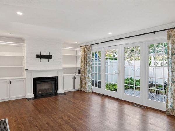 11 Oak Street, Unit 48, Wellesley, MA 02482