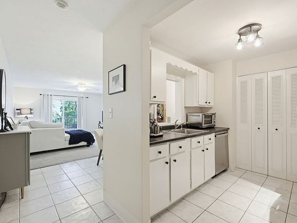 46 Greentree Ln, Unit 47, Weymouth, MA 02190
