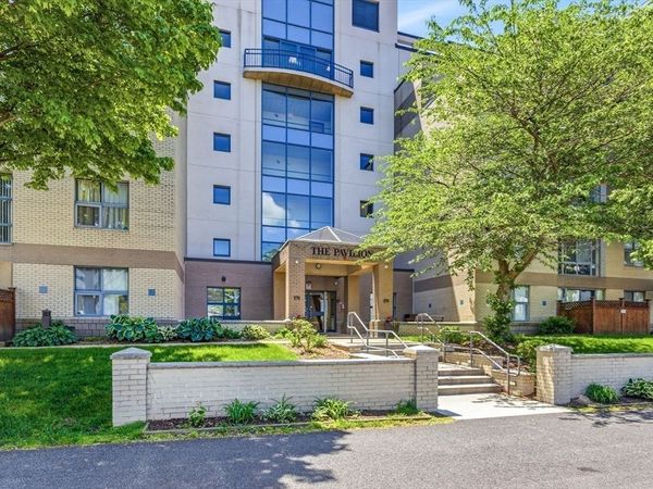 170 Gore St., Unit 113, Cambridge, MA 02141