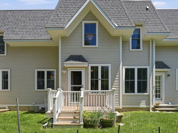 32 N Prospect St, Unit 4, Amherst, MA 01002