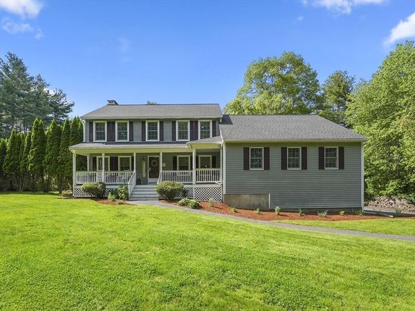 261 Pine Hill Rd, Chelmsford, MA 01824