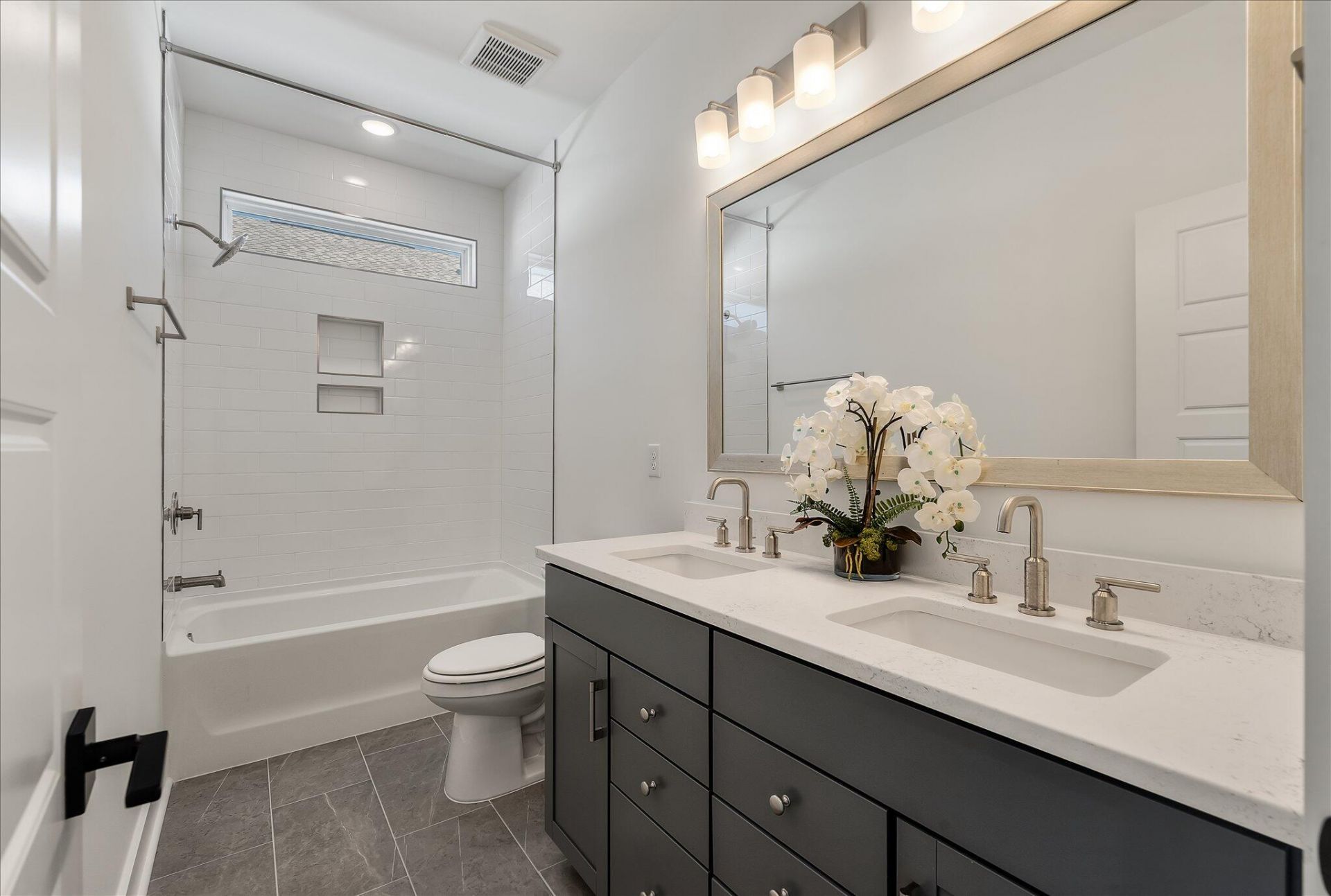 1536 Asher Avenue Photo 11
