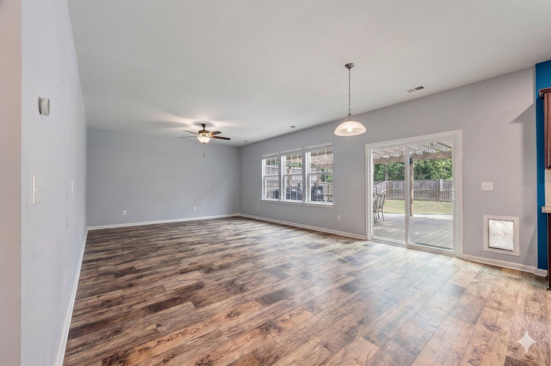 188 Emerald Isle Drive Photo 15