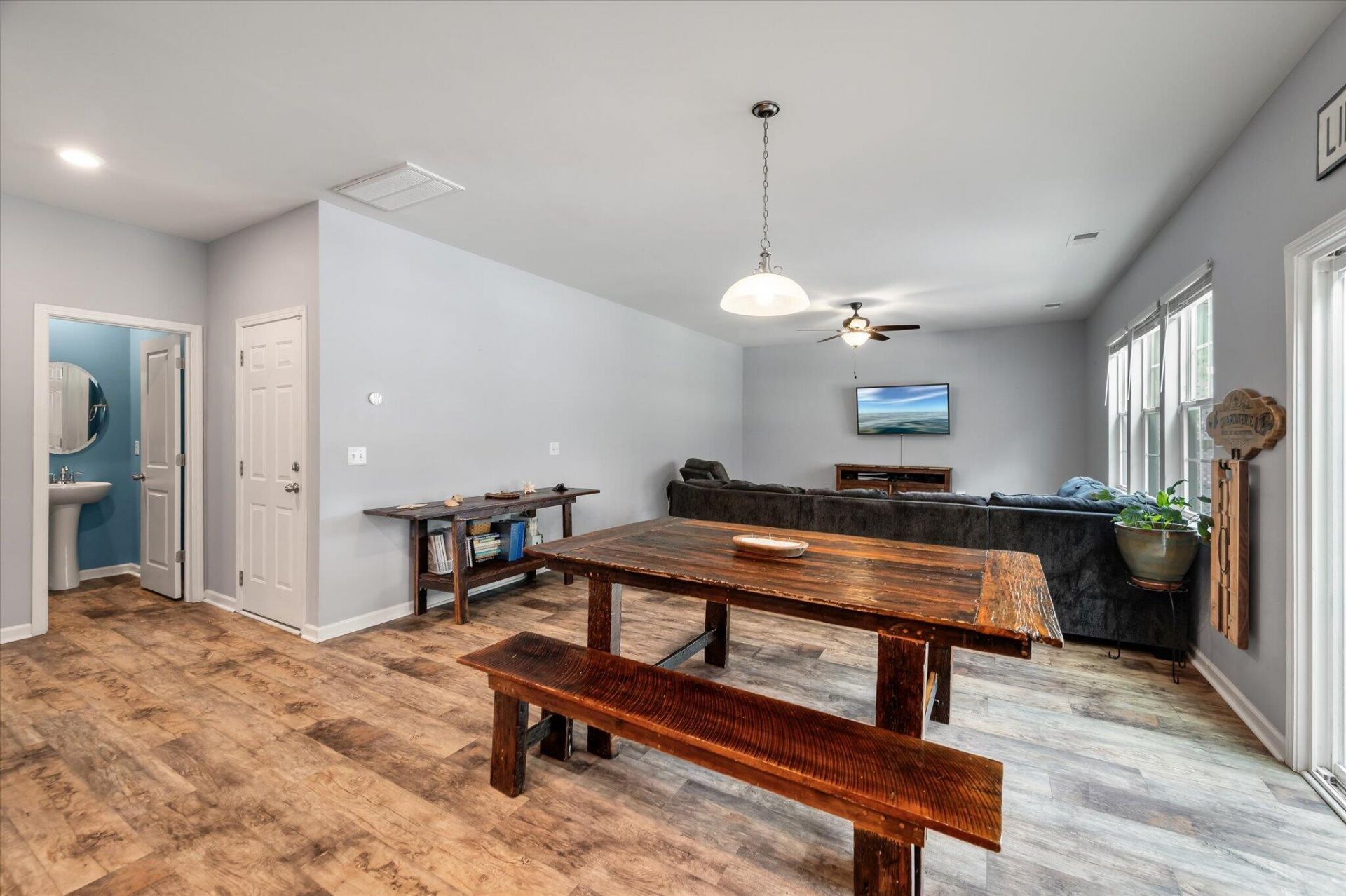 188 Emerald Isle Drive Photo 17