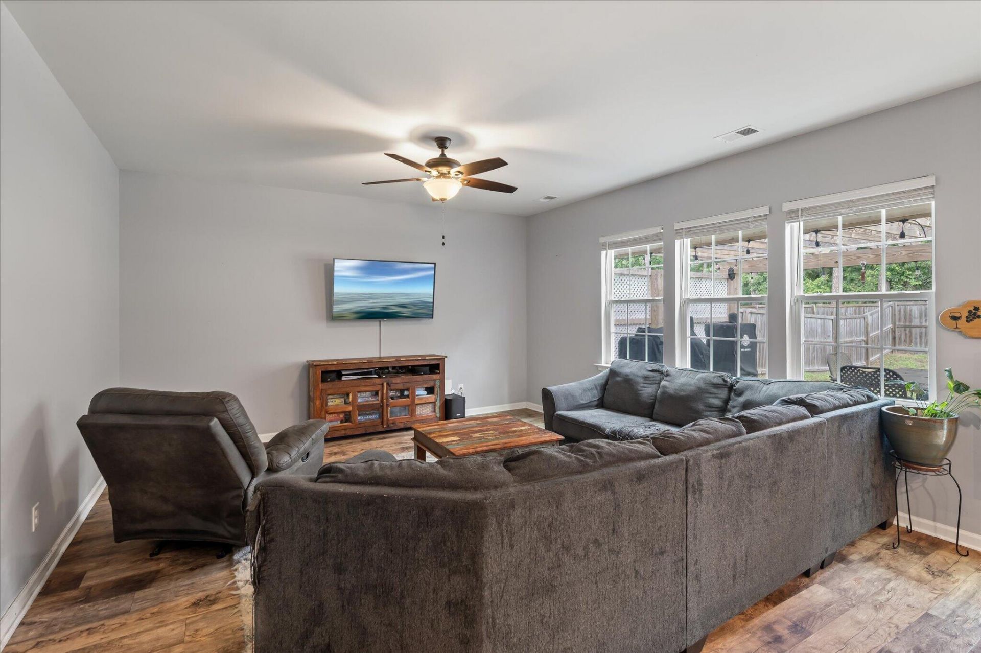 188 Emerald Isle Drive Photo 19