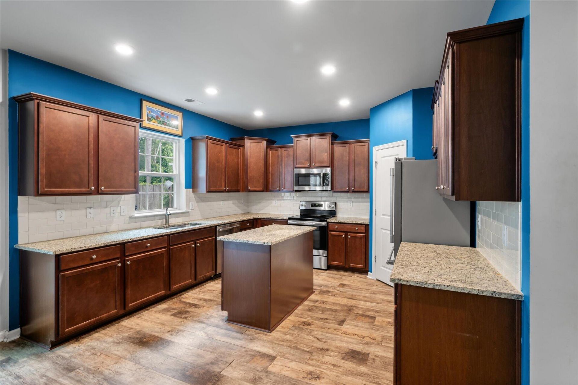 188 Emerald Isle Drive Photo 25