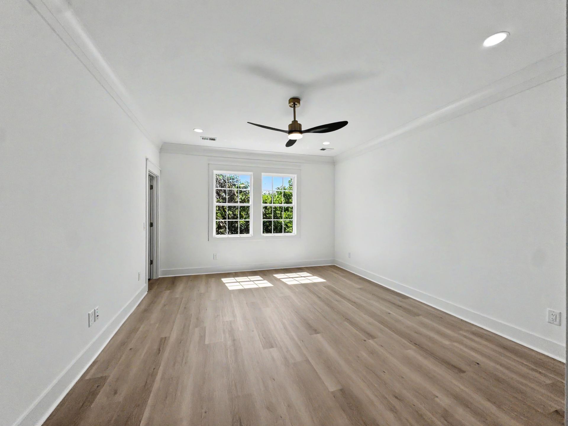 4841 Lecque Street Photo 17