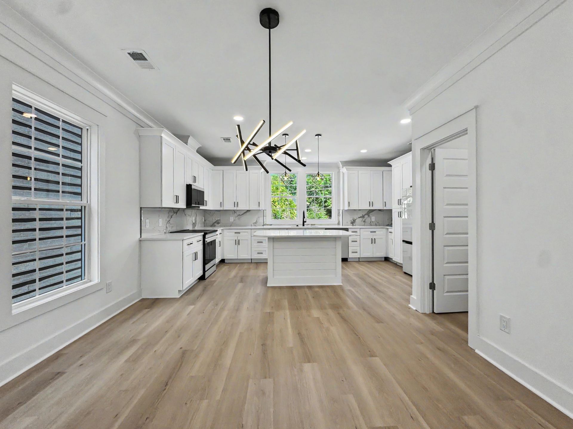 4841 Lecque Street Photo 7