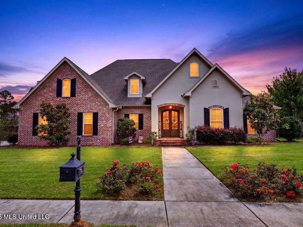 9915 W Mockingbird Circle, Ocean Springs, MS 39564