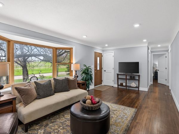 31 Demont Avenue E, Little Canada, MN 55117
