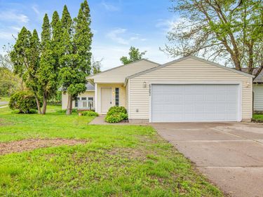 6262 7th Street N, Oakdale, MN 55128