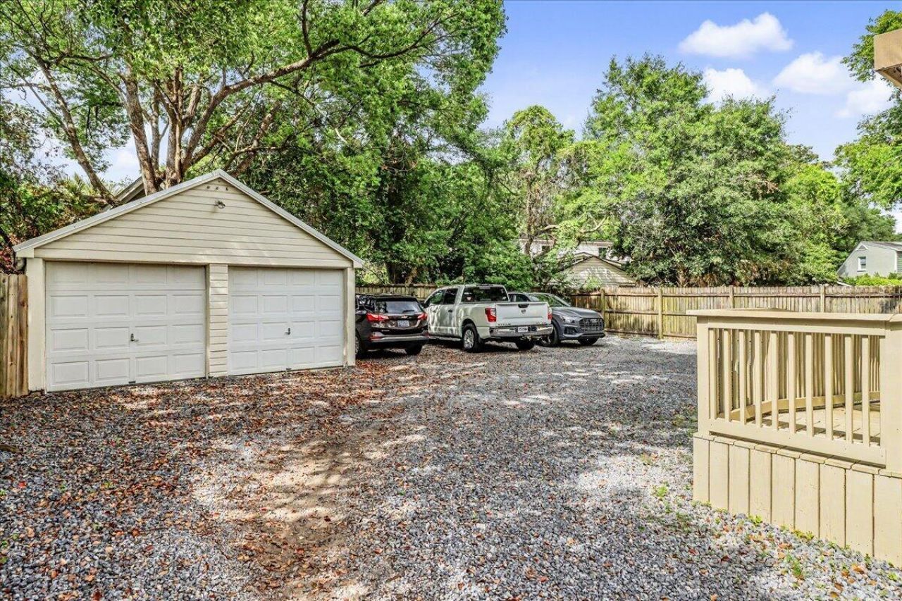 553 Savannah Highway  Photo 6