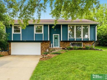 15492 Harney Street , Omaha, NE 68154