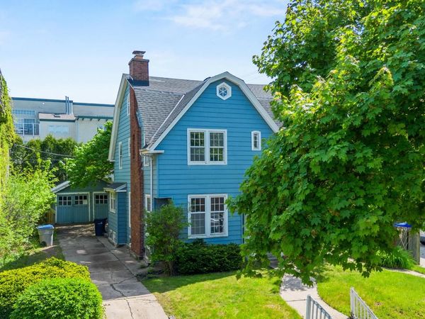 2219 E Belleview PLACE, Milwaukee, WI 53211