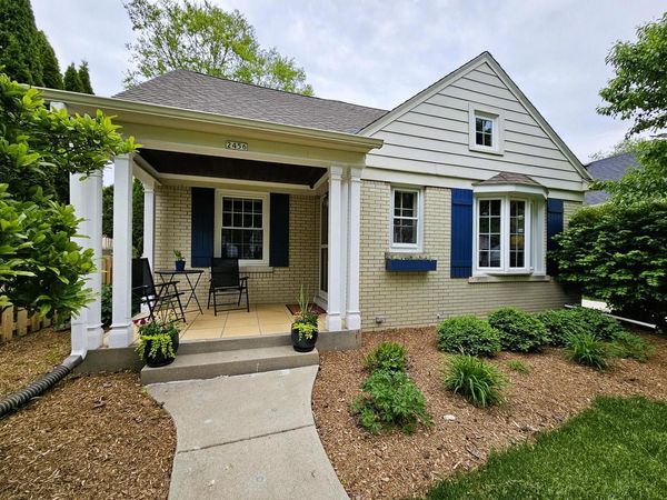 2456 N 82nd STREET, Wauwatosa, WI 53213