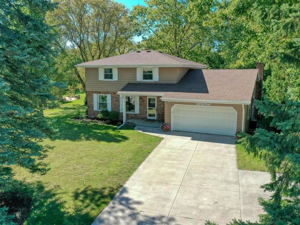 W141N5429 Van Buren DRIVE, Menomonee Falls, WI 53051